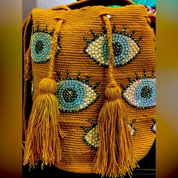 Handbags - Handcrafted bags made by the Wayuu people